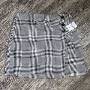 Plaid Skirt - Forever 21 (NEW WITH TAGS)
